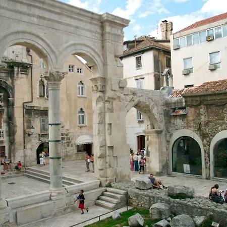 Amazing * Split